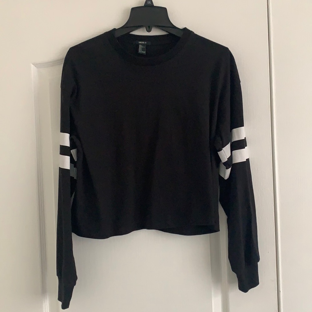 Black and white stripe crop top